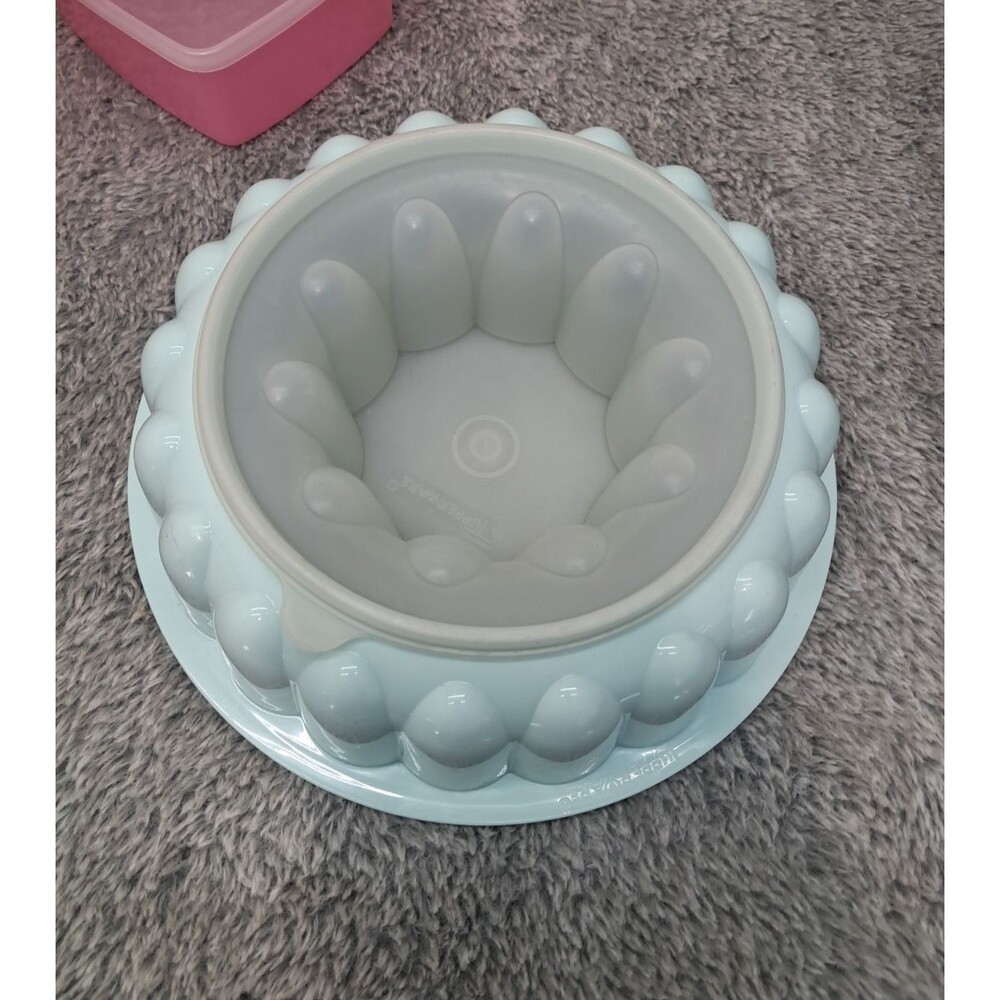 Mixed Lot of VTG Tupperware Containers Bowls Cups Lids Modular Mate Tray Bundt - Picture 2 of 16